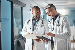 ConsultingOnTheCurb_iStock-2153813386